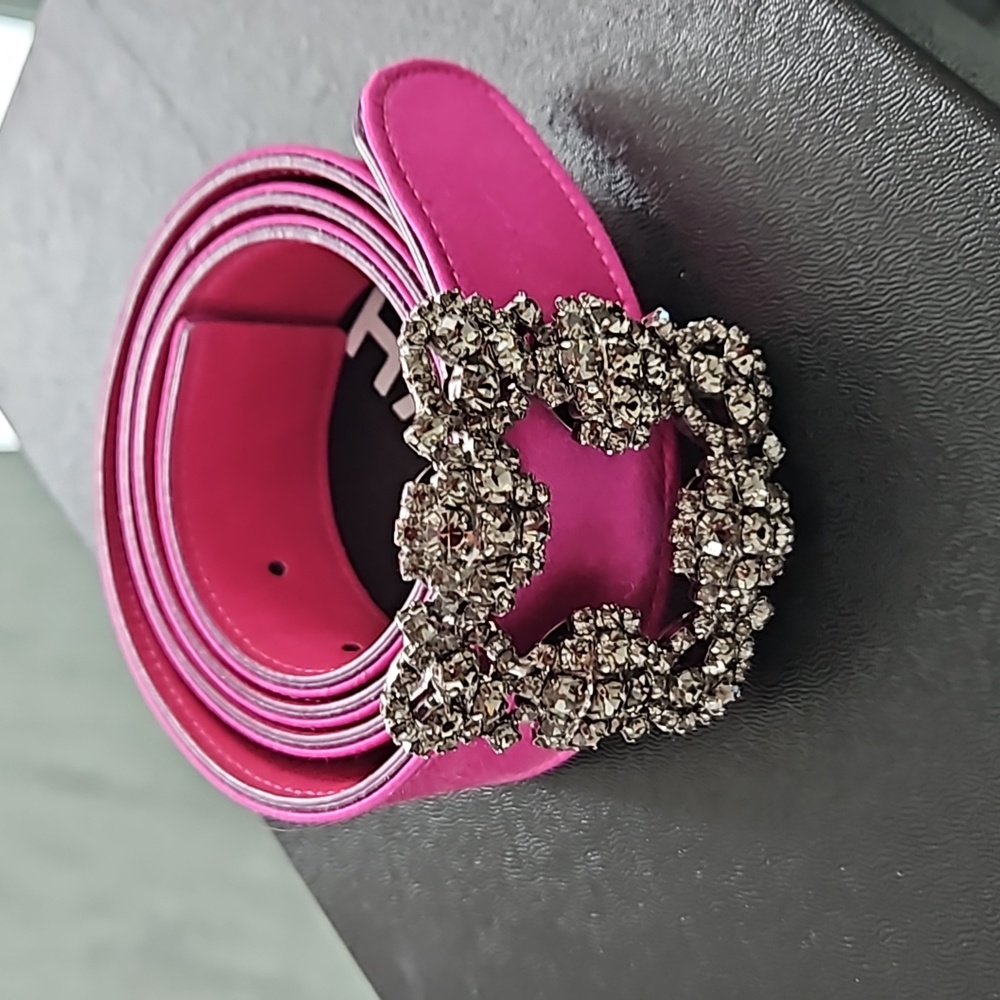 Manolo blahnik hangisi belt new without tags